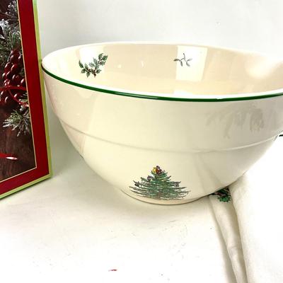 617 SPODE Christmas Tree Batter Bowl, Apron, and Paddle Dish