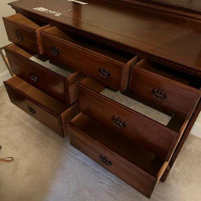 Seven Drawer Dresser With Mirror (UB1-MG)