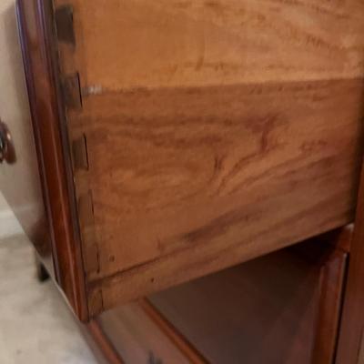 Seven Drawer Dresser With Mirror (UB1-MG)