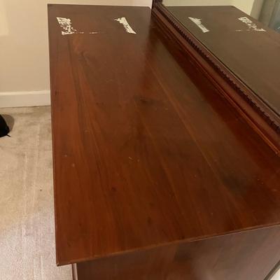 Seven Drawer Dresser With Mirror (UB1-MG)