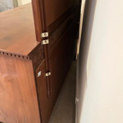 Seven Drawer Dresser With Mirror (UB1-MG)