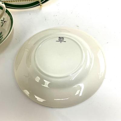 630 One 6pps of SPODE Christmas Tree Dinnerware