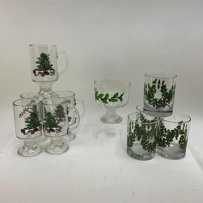 631 Set of SPODE Christmas Tree Coffee Mugs and Holly Glassware