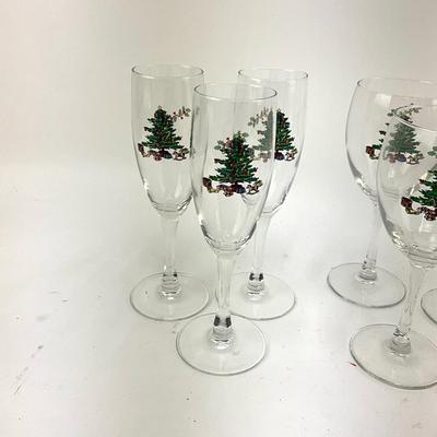 632 Set of SPODE Christmas Tree Design Wine Glasses