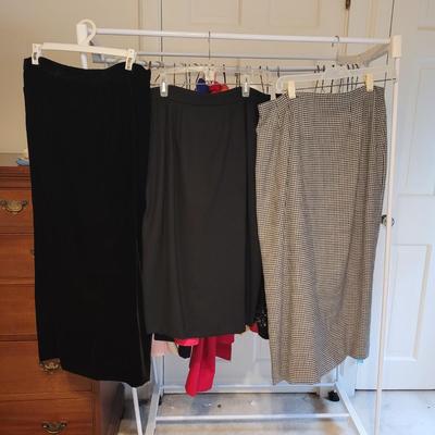 Womenâ€™s Sz M/L Tahari, Anne Klein and More Sets (UB2-CE)