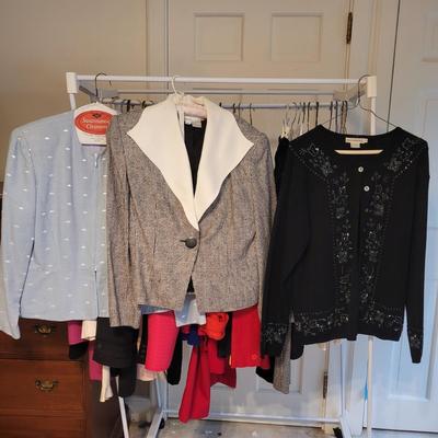 Womenâ€™s Sz M/L Tahari, Anne Klein and More Sets (UB2-CE)