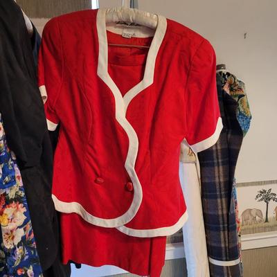 Womenâ€™s Sz M/L Neiman Marcus, Lord and Taylor and More Suit Sets and Dresses (UB2-CE)