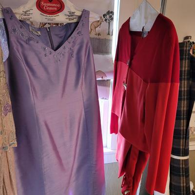 Womenâ€™s Sz M/L Neiman Marcus, Lord and Taylor and More Suit Sets and Dresses (UB2-CE)