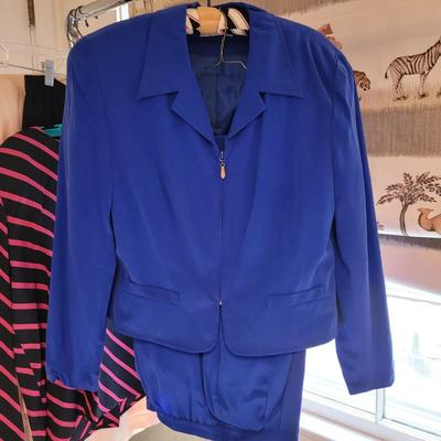 Womenâ€™s Sz M/L Neiman Marcus, Lord and Taylor and More Suit Sets and Dresses (UB2-CE)