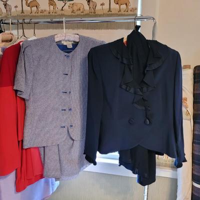 Womenâ€™s Sz M/L Neiman Marcus, Lord and Taylor and More Suit Sets and Dresses (UB2-CE)