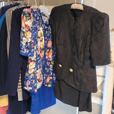Womenâ€™s Sz M/L Neiman Marcus, Lord and Taylor and More Suit Sets and Dresses (UB2-CE)