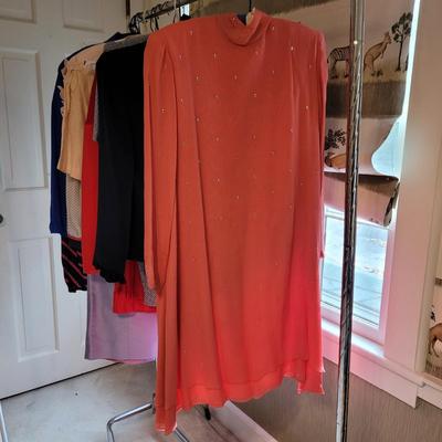 Womenâ€™s Sz M/L Neiman Marcus, Lord and Taylor and More Suit Sets and Dresses (UB2-CE)