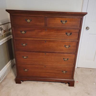 Tall Dresser with Keyholes (UB2-CE)