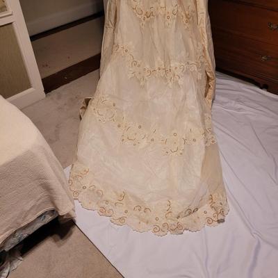 Vintage Wedding Dress (UB2-CE)