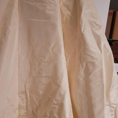 Vintage Wedding Dress (UB2-CE)