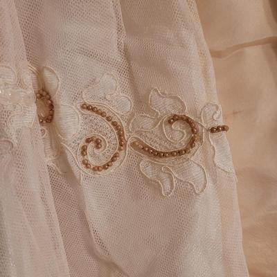Vintage Wedding Dress (UB2-CE)