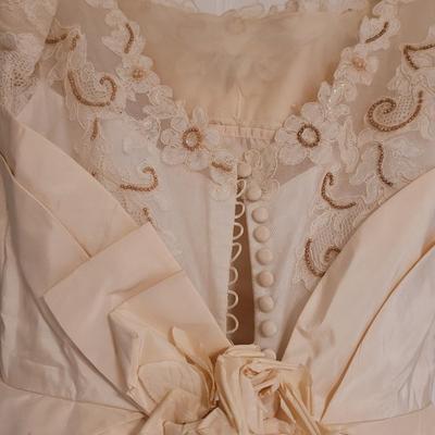 Vintage Wedding Dress (UB2-CE)