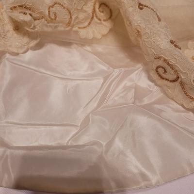 Vintage Wedding Dress (UB2-CE)