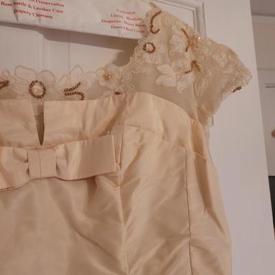 Vintage Wedding Dress (UB2-CE)