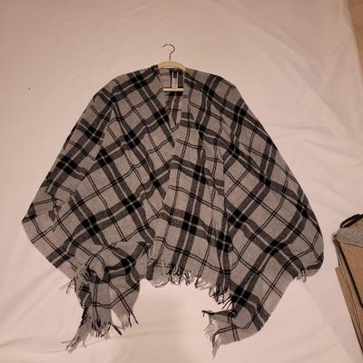 Womenâ€™s Sz L Eileen Fisher, Tahari Shawls, Wool Coats and More (UB2-CE)
