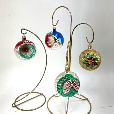 662 Set of 4 Glass Ball Ornaments