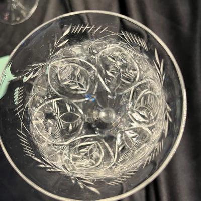 Crystal Stems with Etch Cutting