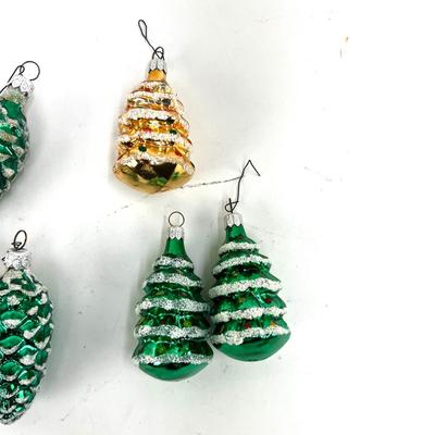 677 Lot of 10 Glitter Glass Ornaments
