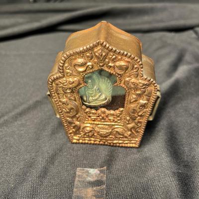 Hindu belt box