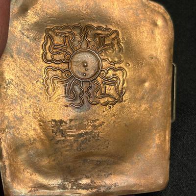 Hindu belt box