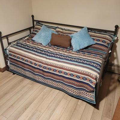 Metal Trundle Day Bed and Comforter Set (BO-DW)