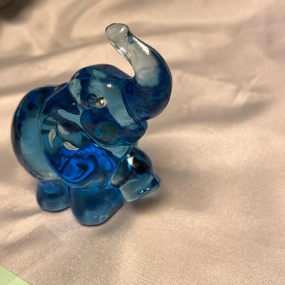 Fenton Elephant Ring holder