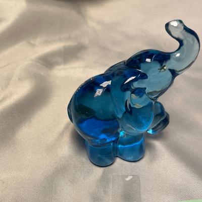 Fenton Elephant Ring holder