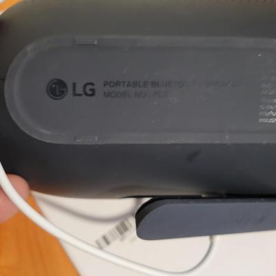 LG XBOOM Portable Bluetooth Speaker (BD-DW)