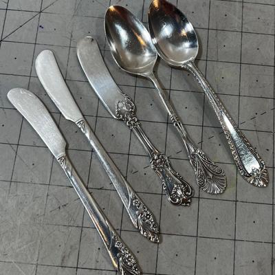 Sterling Silver Flatware, 2 spoons and 3 spreaders / butter 