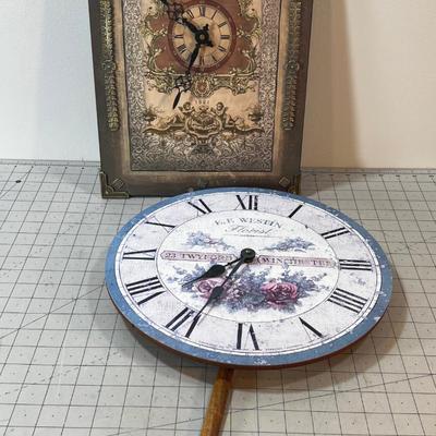 2 Battery Operated Wall Clock