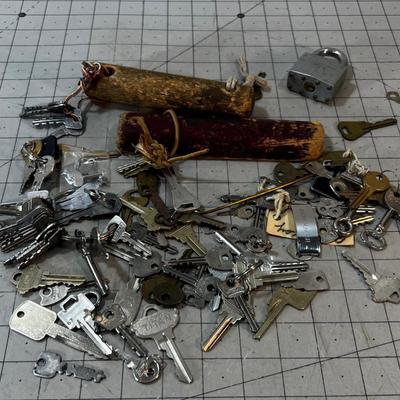 Old Keys and Locks LOT
