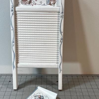 Toll Painted Peter Rabbit Washboard and Dust Pan