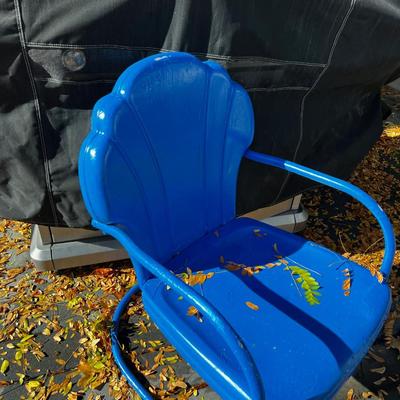 Single Blue Shell Back Metal Chair