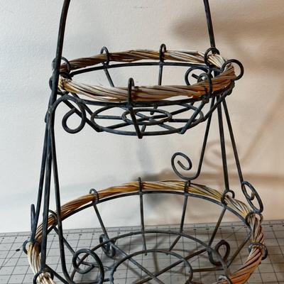 Wrought Iron Center Piece - COOL! 