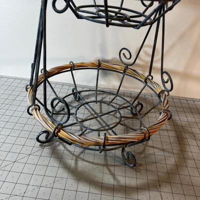 Wrought Iron Center Piece - COOL! 