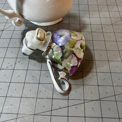 Tea Pot Wall Pocket and a Tea Pot Night Light