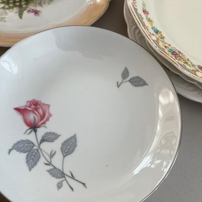 Mixed Lot of Vintage China Mostly Floral