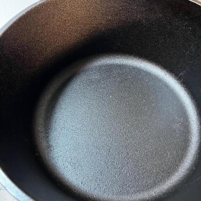 LODGE 12" Dutch Oven 