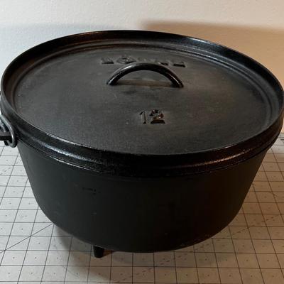 LODGE 12" Dutch Oven 