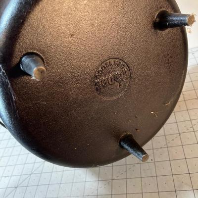 LODGE 12" Dutch Oven 