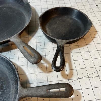 3 Cast Iron Skillets 