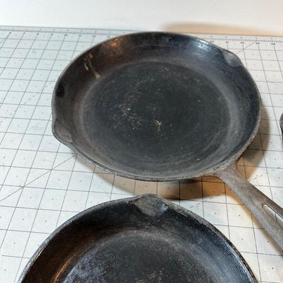 3 Cast Iron Skillets 