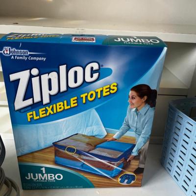 Jumbo Flexible Tote, Zip lock under the bed storage.  