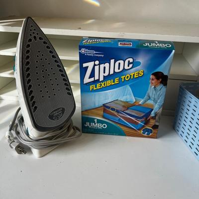 Jumbo Flexible Tote, Zip lock under the bed storage.  