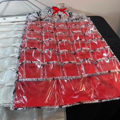 Clean Double Sided Jewelry Hangers (2) 